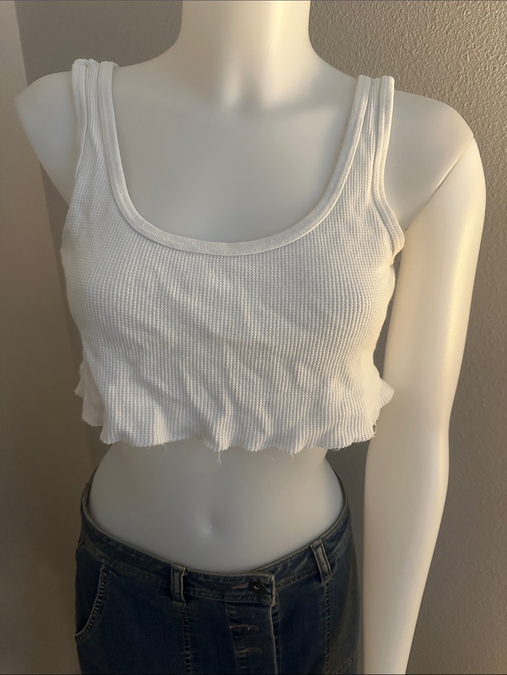 Brandy Melville White Ribbed Lettuce-Hem Crop Tank